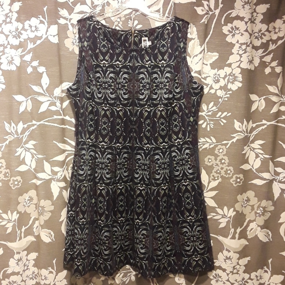 Julian Taylor Black and Silver Sleeveless Midi Dress